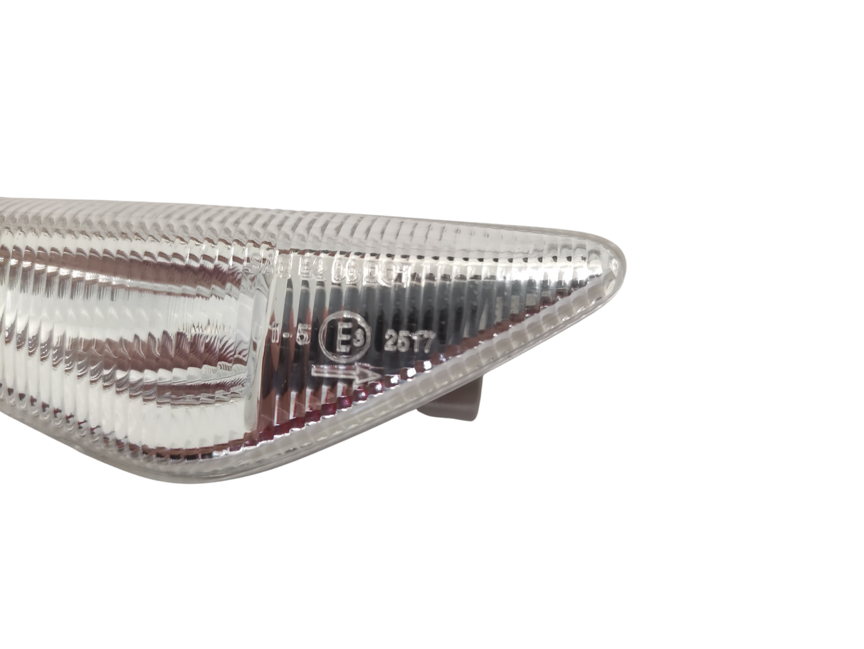 BMW X3-X5-X6 Feu latéral droit d'origine 63137171008